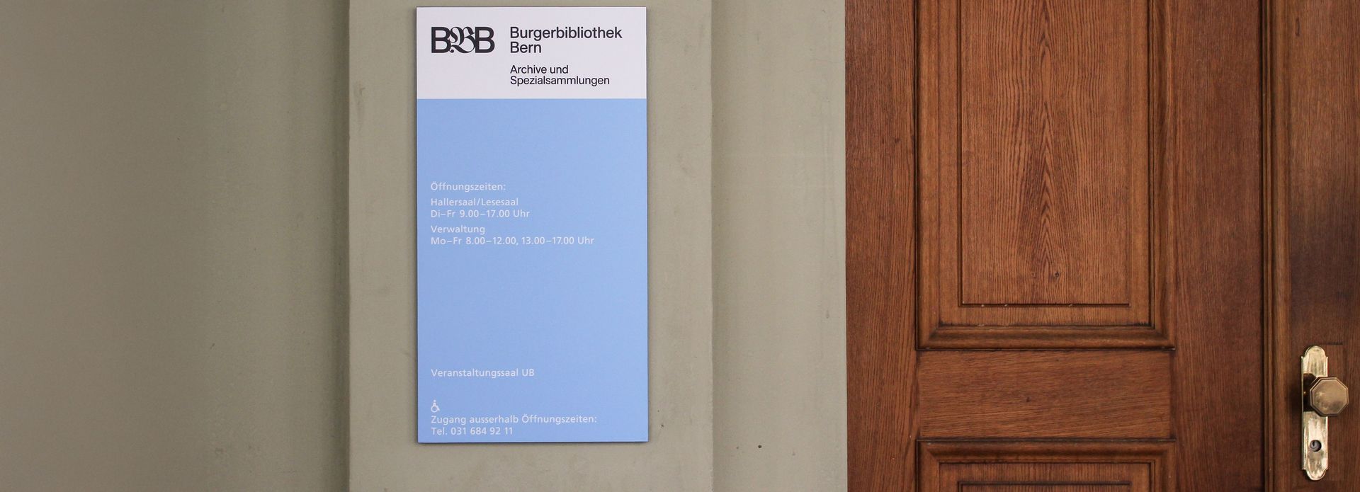 Eingang zur Burgerbibliothek.