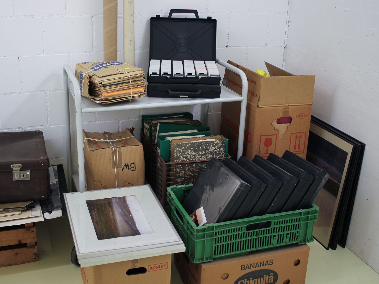 Anlieferung bestehend aus mehreren Umzugskartons.